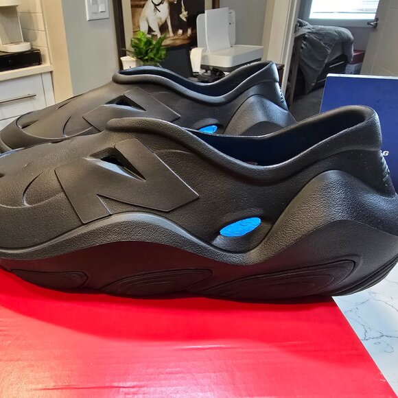 New Balance Fresh Foam X RCVRY Size 10 Tamarind with Black Blue Yeezy Comfort - Picture 1 of 11